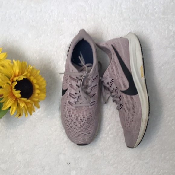 Nike Air Zoom Pegasus 36 'Platinum Violet' - Picture 3 of 4